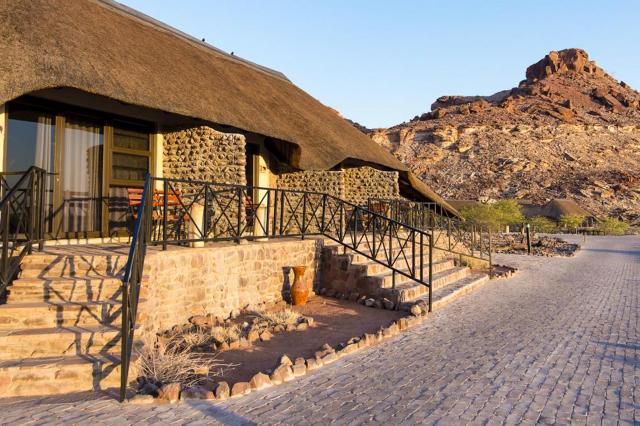 Neďaleko skanzenu sa nachádza príjemná Twyfelfontein country lo