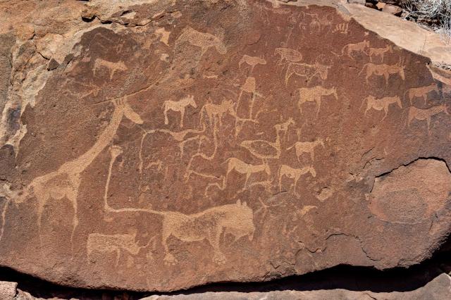 Najslávnejší petroglyf je takzvaný Leví muž. Predpokladá sa, že