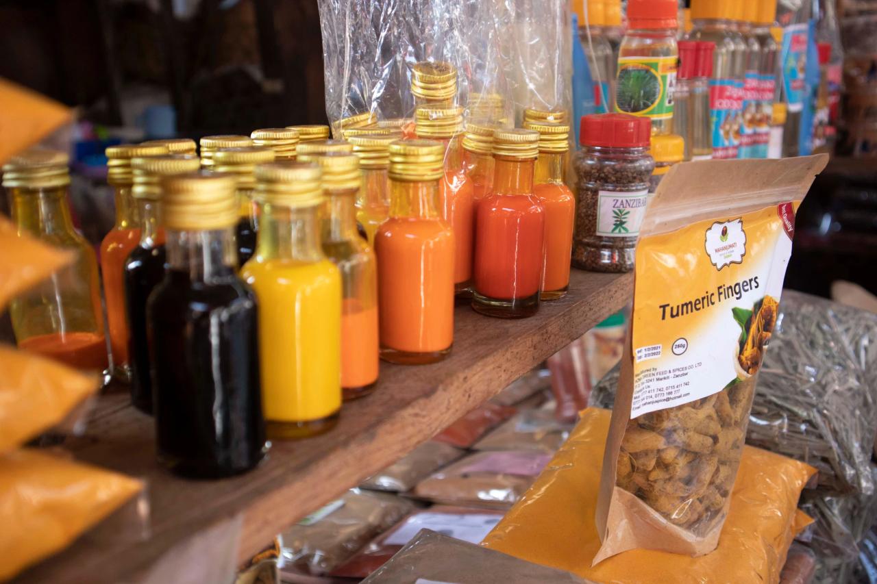 Mango, banán, kokosové mlieko, kurkuma, med, zázvor – osviežujú