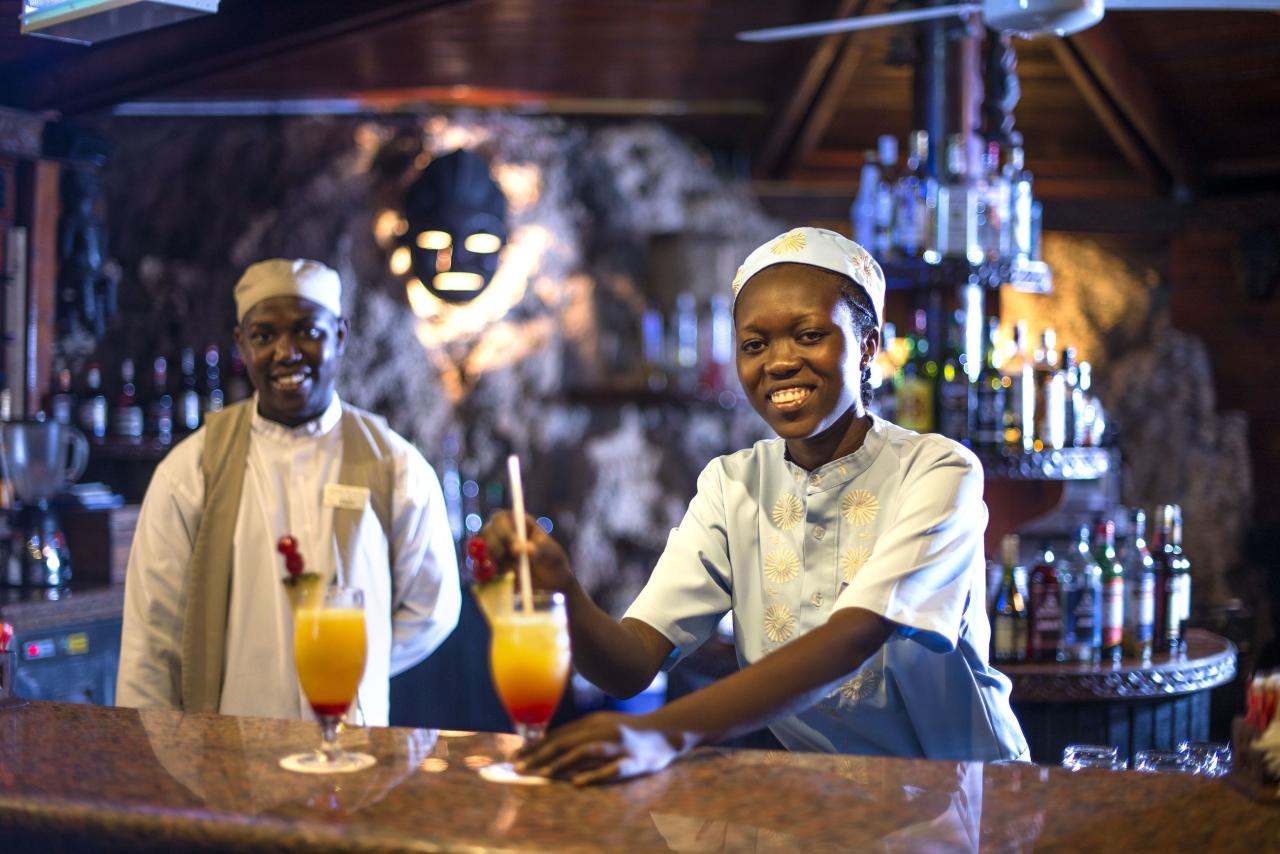 Jambo! Karibuni! Vitajte na Zanzibare. Prilietame do raja. Pers