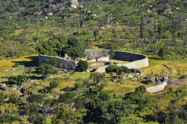 Pohľad na najznámejšiu časť Veľkého Zimbabwe - Veľkú ohradu (Gr