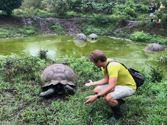 Obrovské korytnačky priamo na Galapágoch obdivuje aj riaditeľ ,