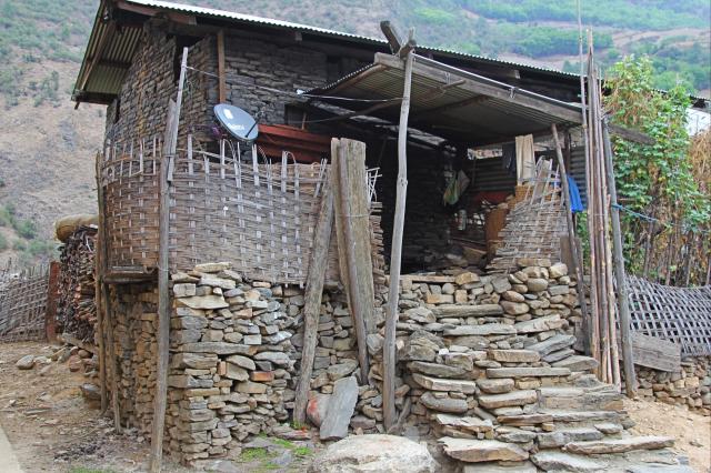 Sme v skutočných Himalájach. Miestna architektúra sa líši od te