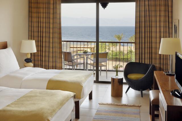 Superior izba s výhľadom na more v Mövenpick Resort & Spa Tala 