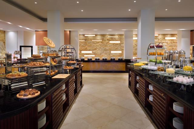 Hlavná hotelová reštaurácia Najel v Mövenpick Resort & Spa Tala