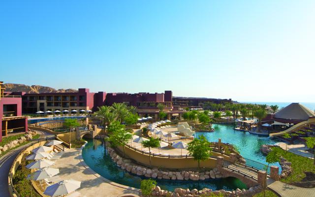 Veľký rezort s množstvom atrakcií a priestoru Mövenpick Resort 