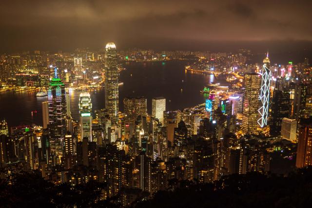 Nočný Hong Kong je úchvatný z najslávnejšej vyhliadky na Victor