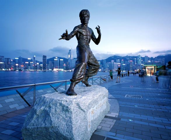 Prechádzka po najživšej tepne Hongkongu k Promenáde hviezd so s