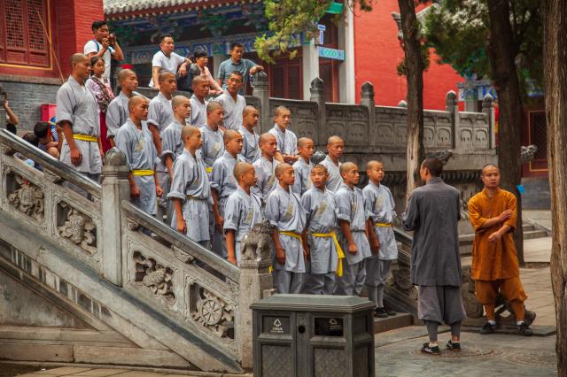 Shaolin je niečo podobné ako vojenská akadémia, ale na rozdiel 