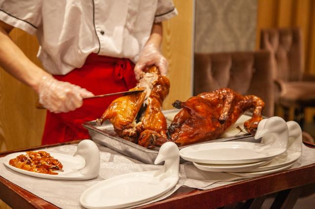 Odporúčame vyskúšať najslávnejšiu špecialitu Pekingu, pečenú ka