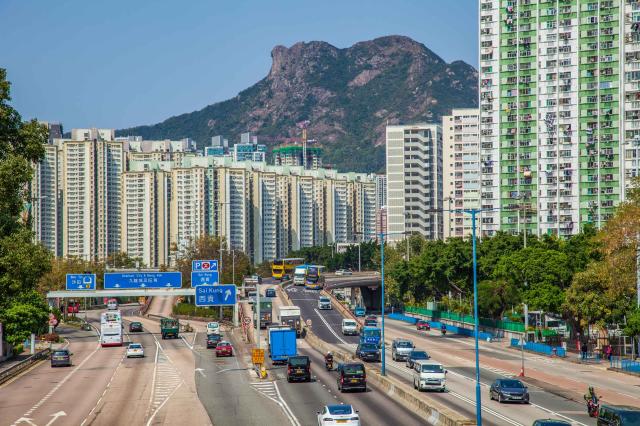 Obrovské bytovky a preplnené sídliská, to je Hong Kong mimo úpl