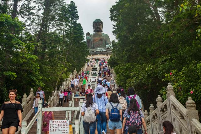 Veľký Buddha je symbolom iného Hong Kongu, ale zároveň je jedno