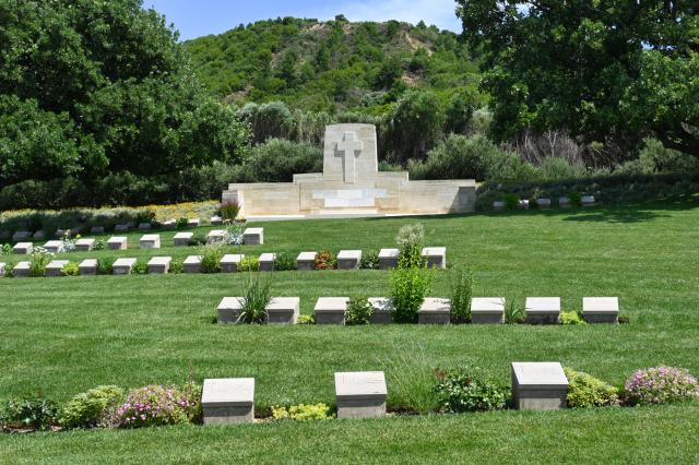 Tu sme v Anzac Cove, práve tu kúsok od nás sa vylodili spojenci