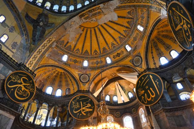 Haghia Sofia je najdokonalejšou stavbou celého Istanbulu. Nazri