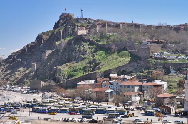 Ankara je mesto kontrastov a keď opustíme svet okázalých stavie