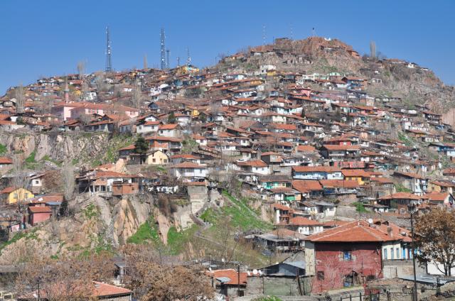 Ankara je mestom bohatstva aj mestom chudoby. foto: Tomáš KUBUŠ