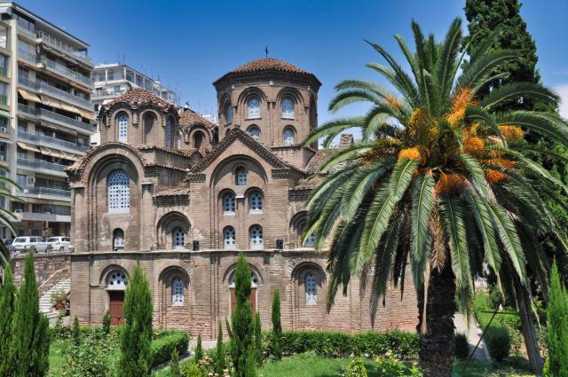 Malý, byzantský kostolík Panagia Chalkeon patrí medzi najmalebn