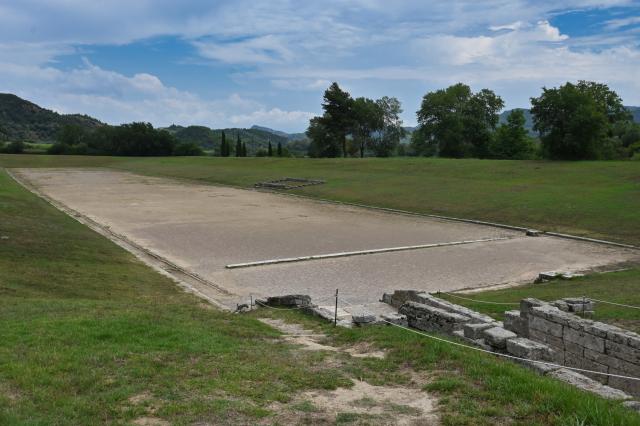 Slávny štadión v Olympii, kde sa konali prvé olympijské hry. Za