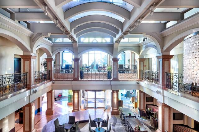 Elitný hotel JW Marriott je možné doobjednať vopred pri prihlas