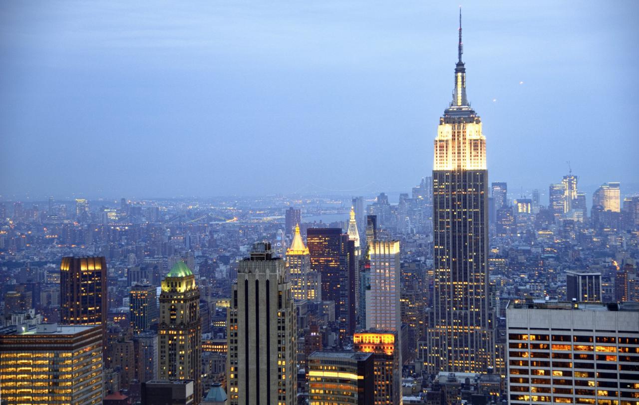 New York, Manhattan - pohľad z Rockefellerovho centra smerom na