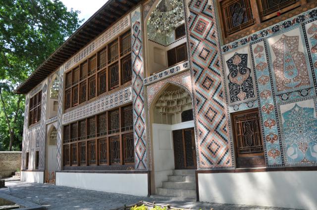 Chánov palác má v sebe dušu Perzie a dnes je v Šeki jednou z na