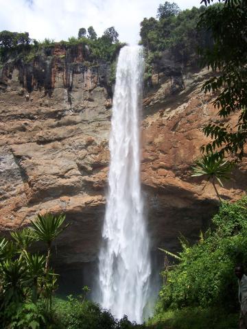 Sipi falls sú známe medzi cestovateľmi. Nádherné vodopády, ktor