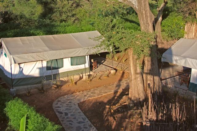 Užijeme si ubytovanie, ktoré k pravému africkému safari patrí a