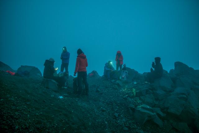 Nočný trekking smerom na vrchol. Foto: Ľuboš Fellner