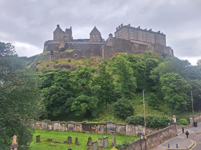 Edinburský hrad bol počas histórie veľakrát predmetom sporov me