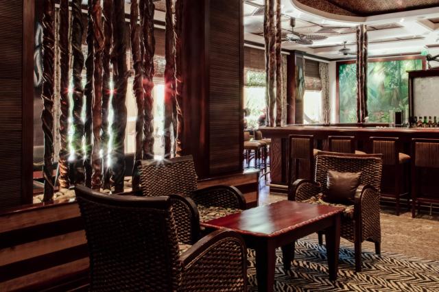 Na záver v Kampale si doprajeme najluxusnejší hotel v meste a p