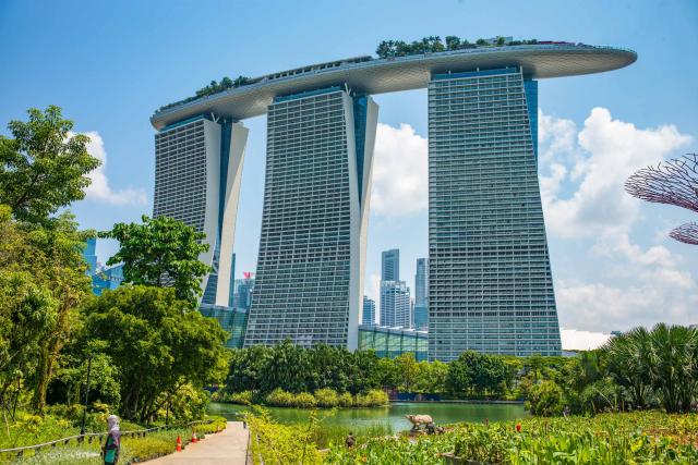 Príchod do luxusného hotela Marina Bay Sands. To, čo je pre Par