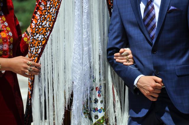 Svadba je v Turkmenistane plná orientálnych a neznámych tradíci