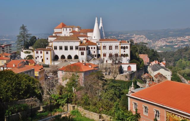 Kráľovský palác v Sintre a je ich tu niekoľko. Bude toto najkra