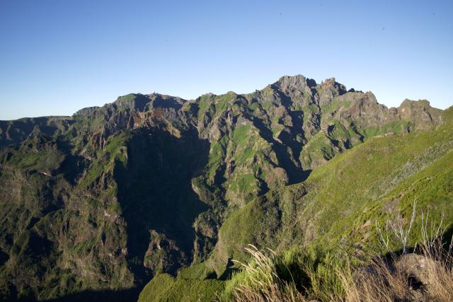 Podnikáme trekking -prechádzku na najvyšší vrch Madeiry. Ide o 