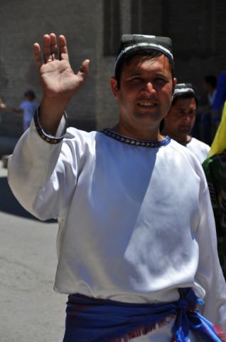 Pozdrav z Buchary. Uzbekistan si zamilujete aj vďaka domácim. f