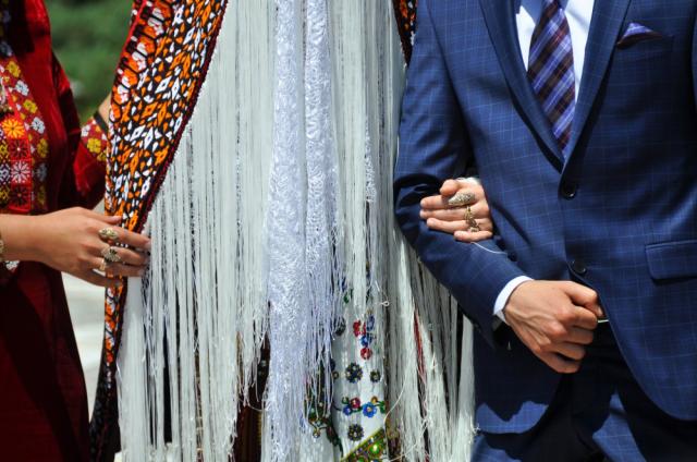 Svadba je v Turkmenistane plná orientálnych a neznámych tradíci