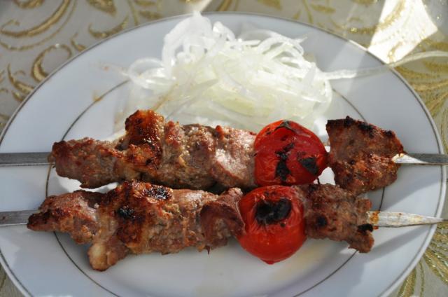 Uzbekistan je krajinou dokonalých šašlíkov. Koľko si ich vychut
