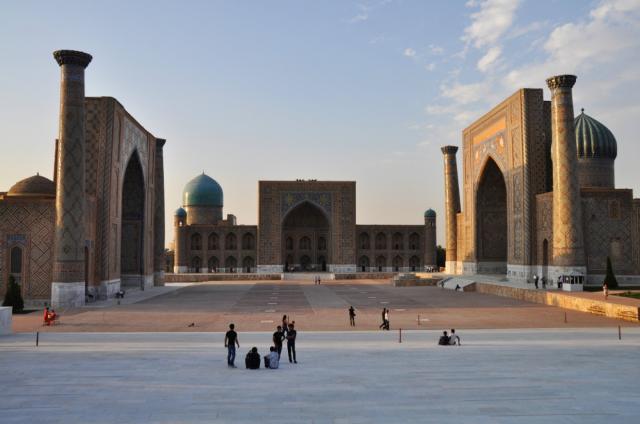 Námestie Registan v srdci Samarkandu je dušou Hodvábnej cesty a
