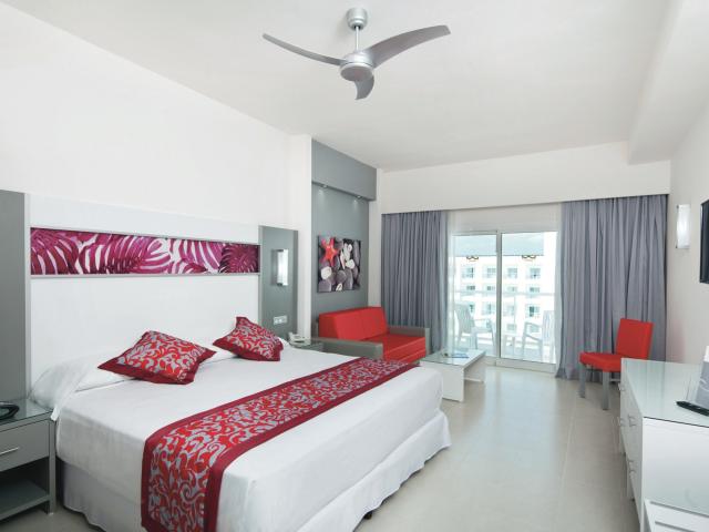 Izby rezortu RIO sú moderné (hotel otvorili nedávno), čisté s k