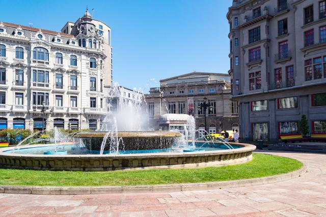 Prichádzame do samotného srdca mestečka Oviedo. Plaza Escandale