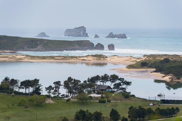 Vôňa oceánu a prostredie nádhernej pláže Playa de As Catedrais.