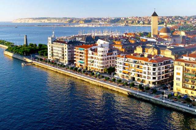 Las Arenas, pohľad na Bilbao zo slávneho Biskajského mosta. Fot