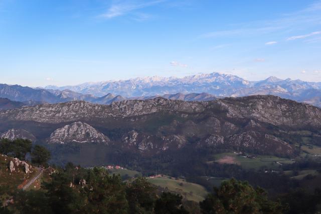 Neskutočné výhľady smerom od pobrežia do vnútrozemia krajiny. F