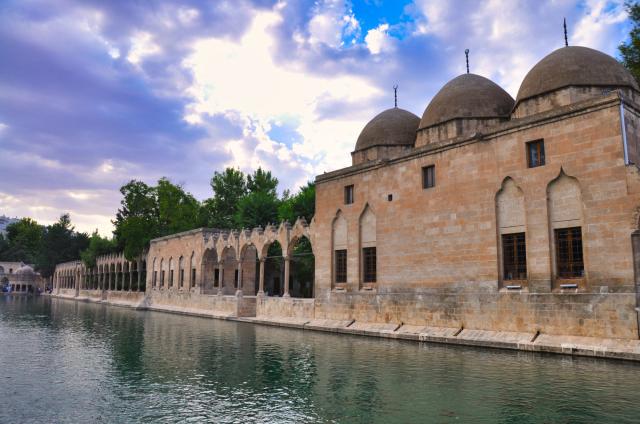 Sanliurfa je mesto Abraháma a jeho príbeh najviac cítiť tu v ar