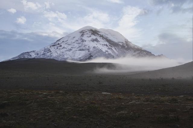  výstup do nadmorskej výšky 6263 m n.m. Vďaka polohe na rovníku