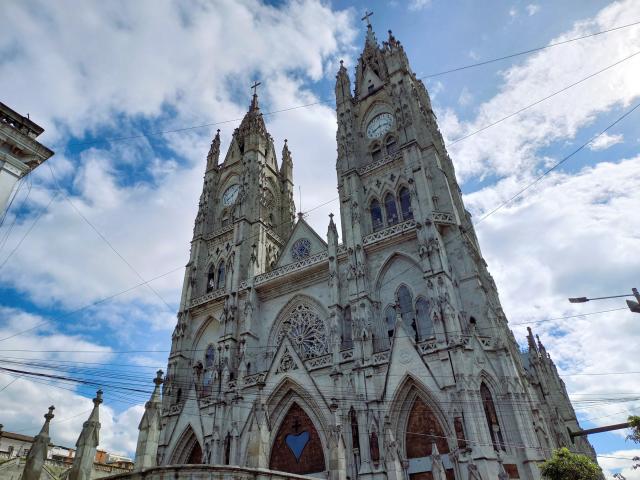 Pôjdeme aj okolo najkrajšej katedrály v Quito. Foto: Daniela Mi