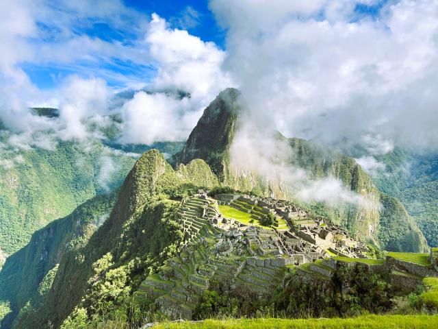 Hmla sa dvíha nad Machu Picchu.  Foto: Jozef Hromník - 