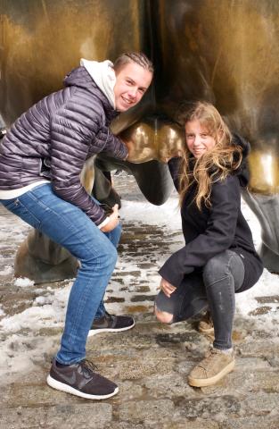 Na tento zájazd môžete letieť aj s deťmi.  deti na Wall street 