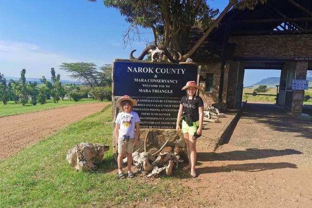 Vstupujeme do Masai Mara. Safari je aj pre malé deti úžasný záž