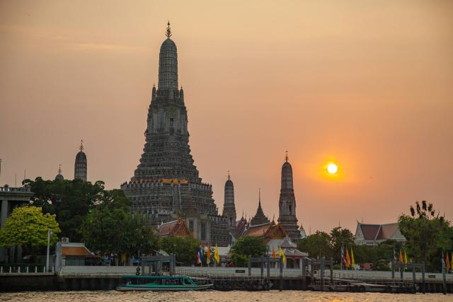 Rozprávkové chrámy mesta anjelov. Wat Arun je chrámom boha úsvi